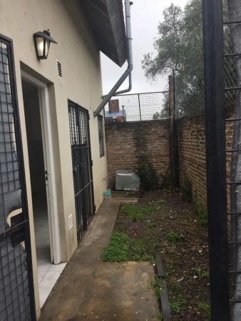 Departamento En PH Dos Ambientes Con Patio - Apto Credito