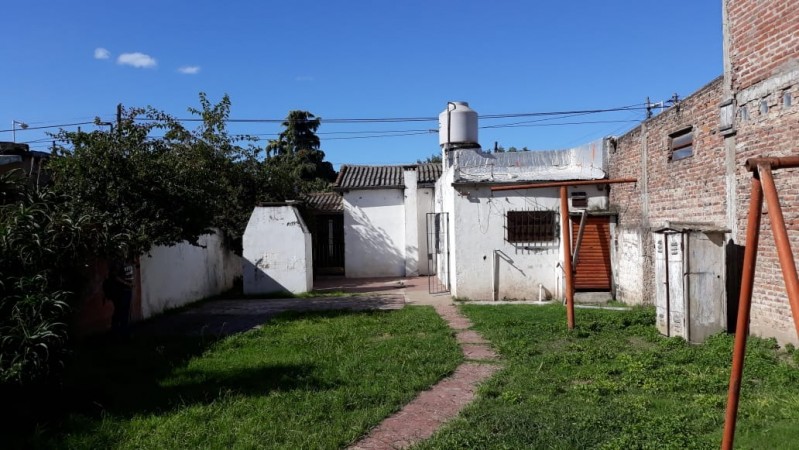 Casa a refaccionar de 3 dormitorios, Grand Bourg.