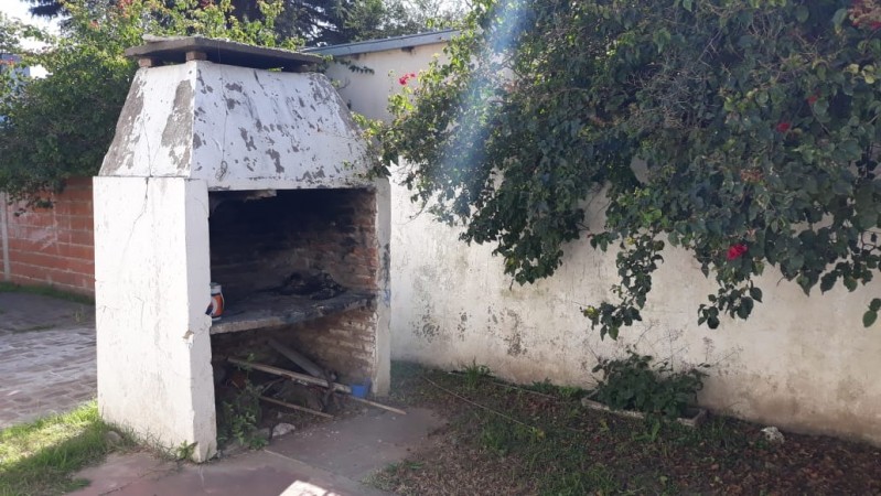 Casa a refaccionar de 3 dormitorios, Grand Bourg.