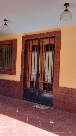 VENTA - Fracción En PILAR Con CASA DE CATEGORÍA