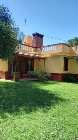 VENTA - Fracción En PILAR Con CASA DE CATEGORÍA