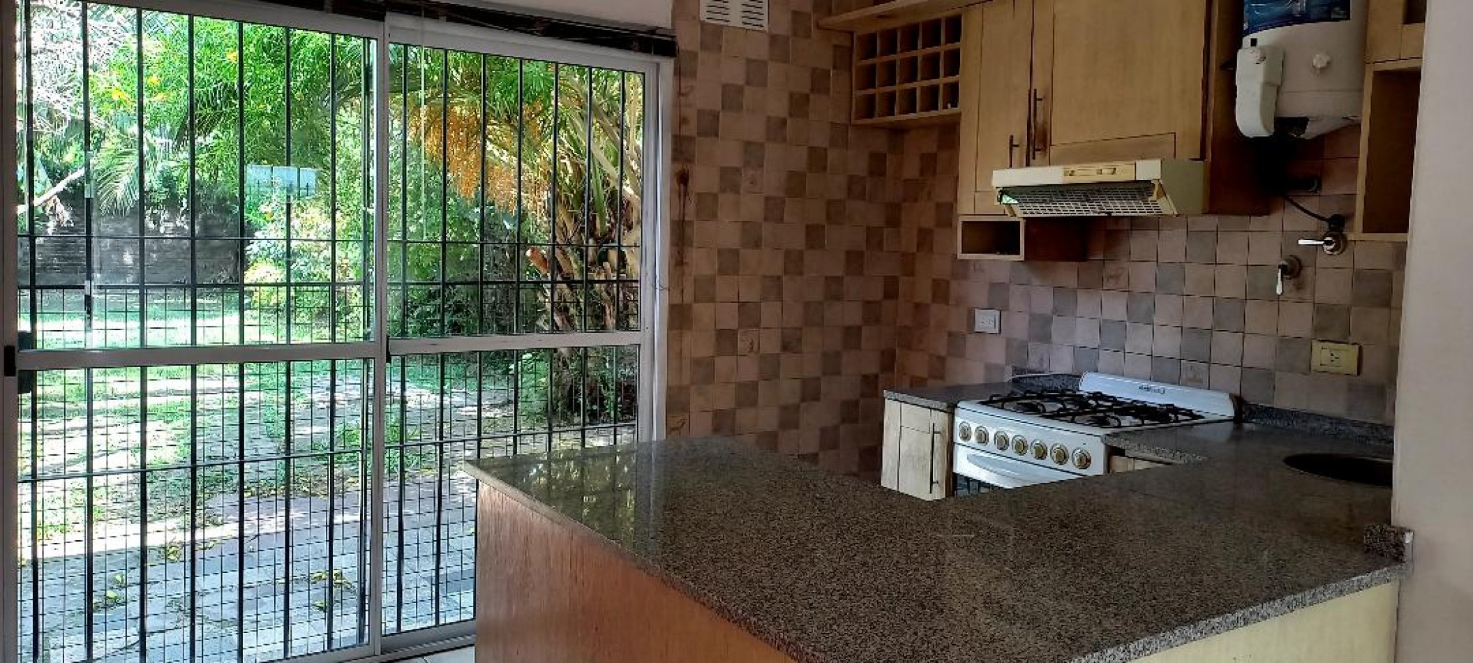 VENTA APTO CREDITO HIPOTECARIO CASA 3 AMBIENTES MUY BUEN ESTADO BUENA ZONA