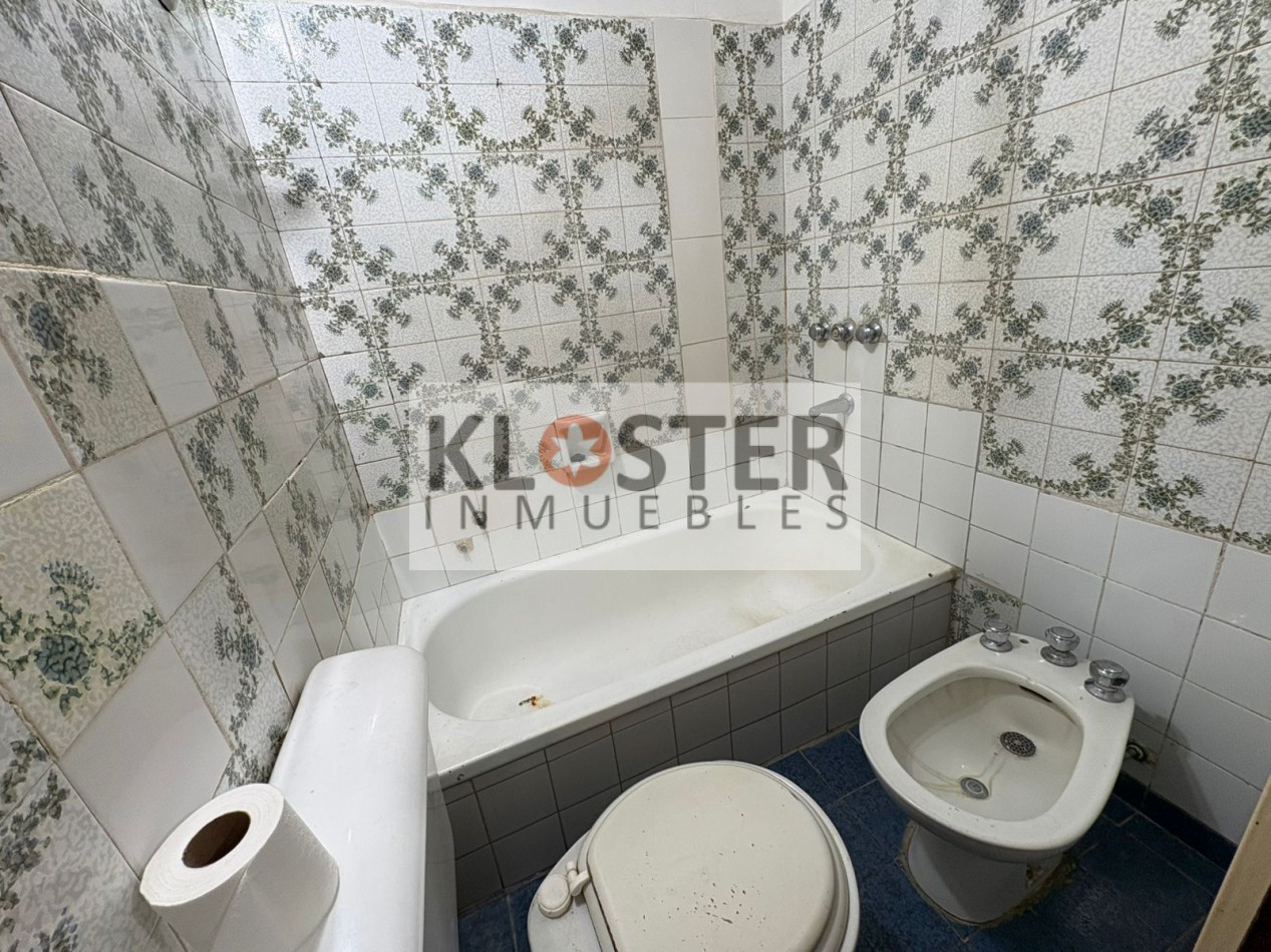 Gran Casa 6 Dormitorios - En 3 Lotes Con Piscina Bella Vista