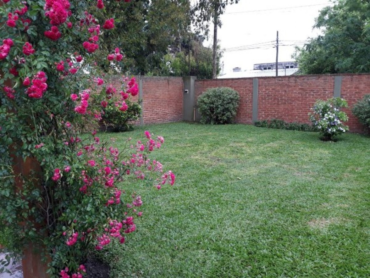 Casa en barrio cerrado pequeno 